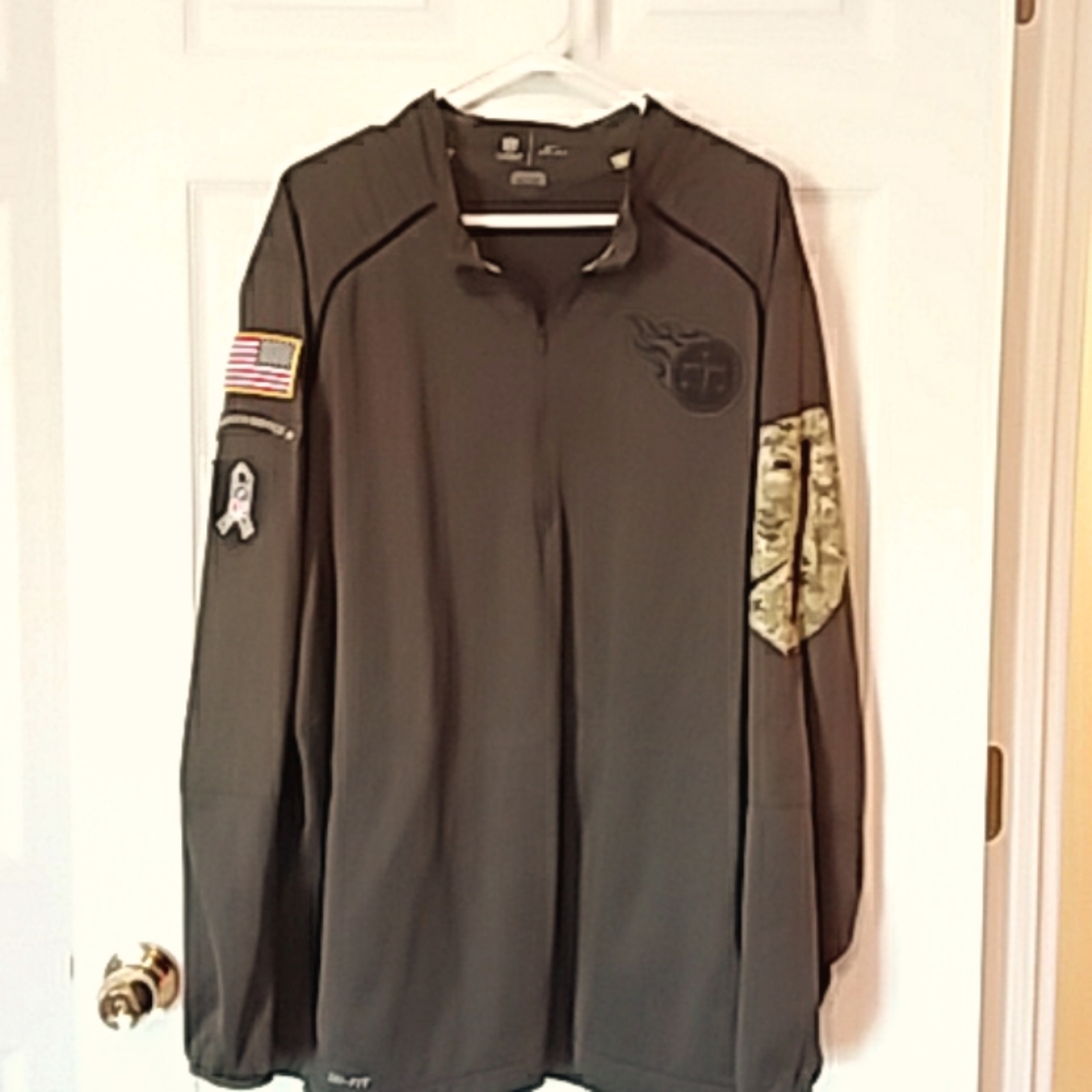 Titans pullover